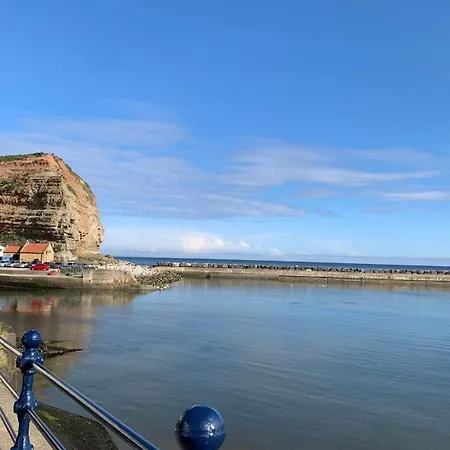 Letaway - Captain Cook's Cottage, Staithes