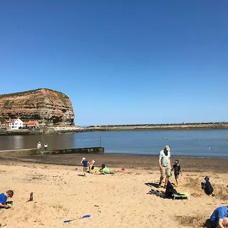 Letaway - Captain Cook's Cottage, Holiday home Staithes
