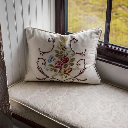 Letaway - Captain Cook's Cottage, *