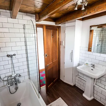 Captain Cook's Cottage, Staithes, North Yorkshire بيت للعطل